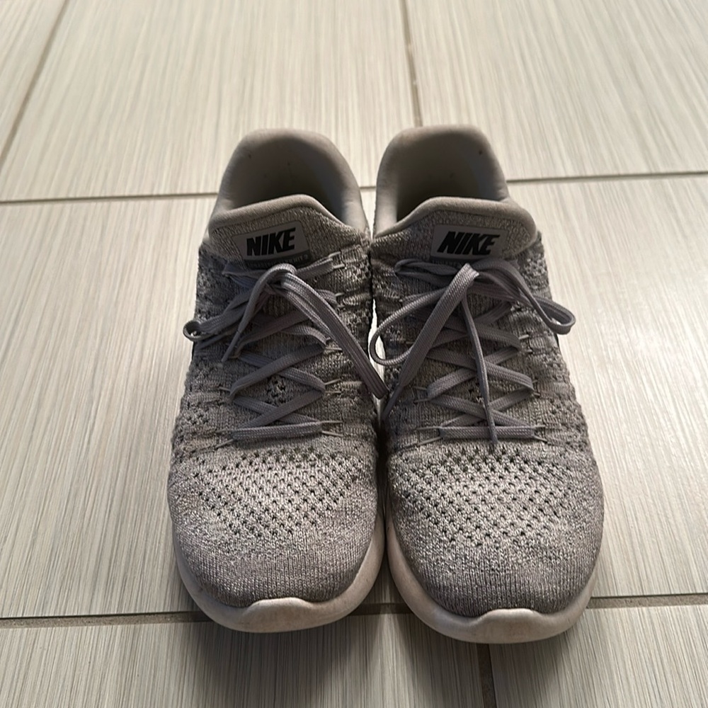 Nike running knit shoes